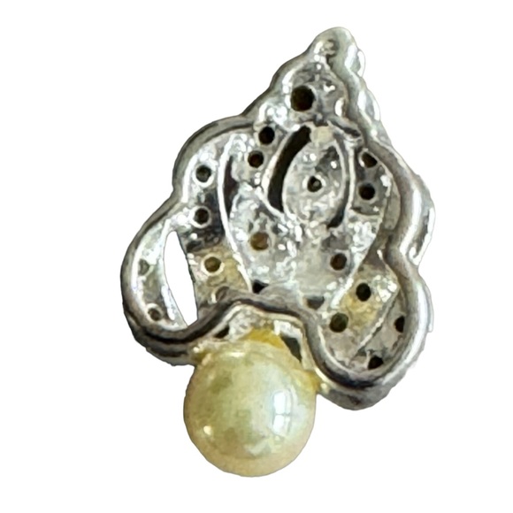 SILVER CRYSTAL & PEARL PENDANT - Picture 2 of 3